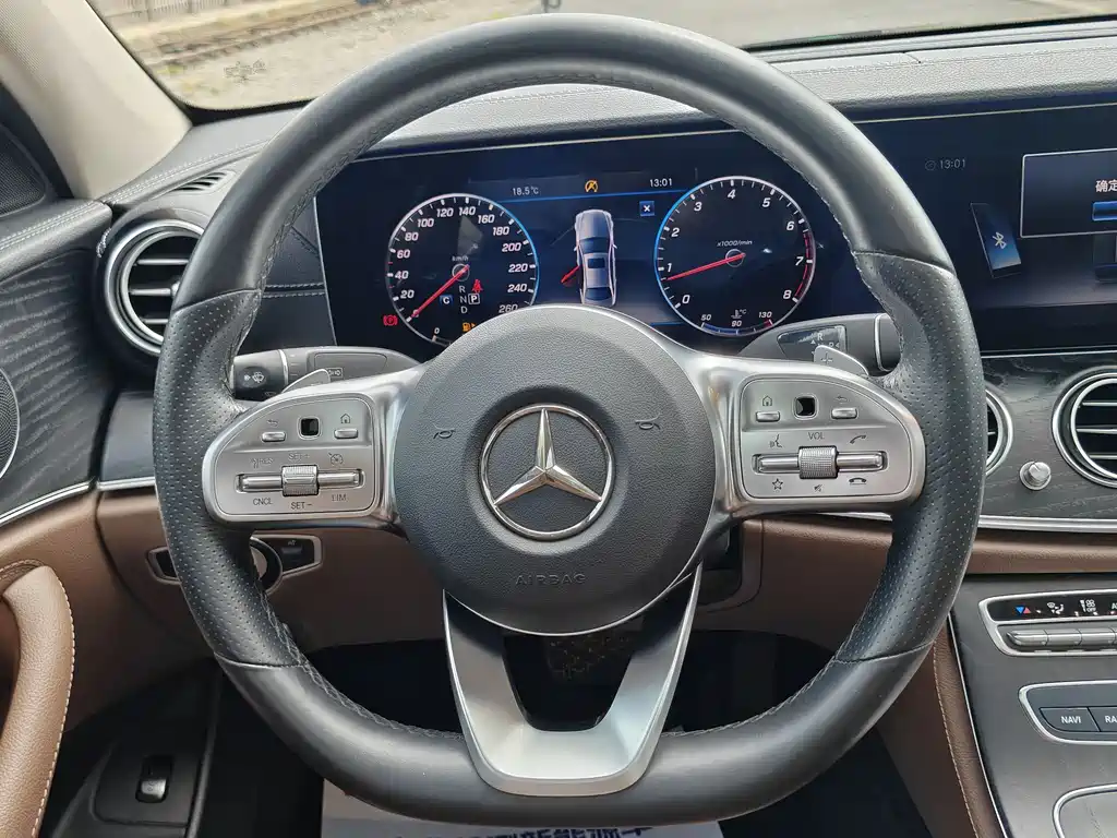 Mercedes-Benz E-Class 2019 — фото 15