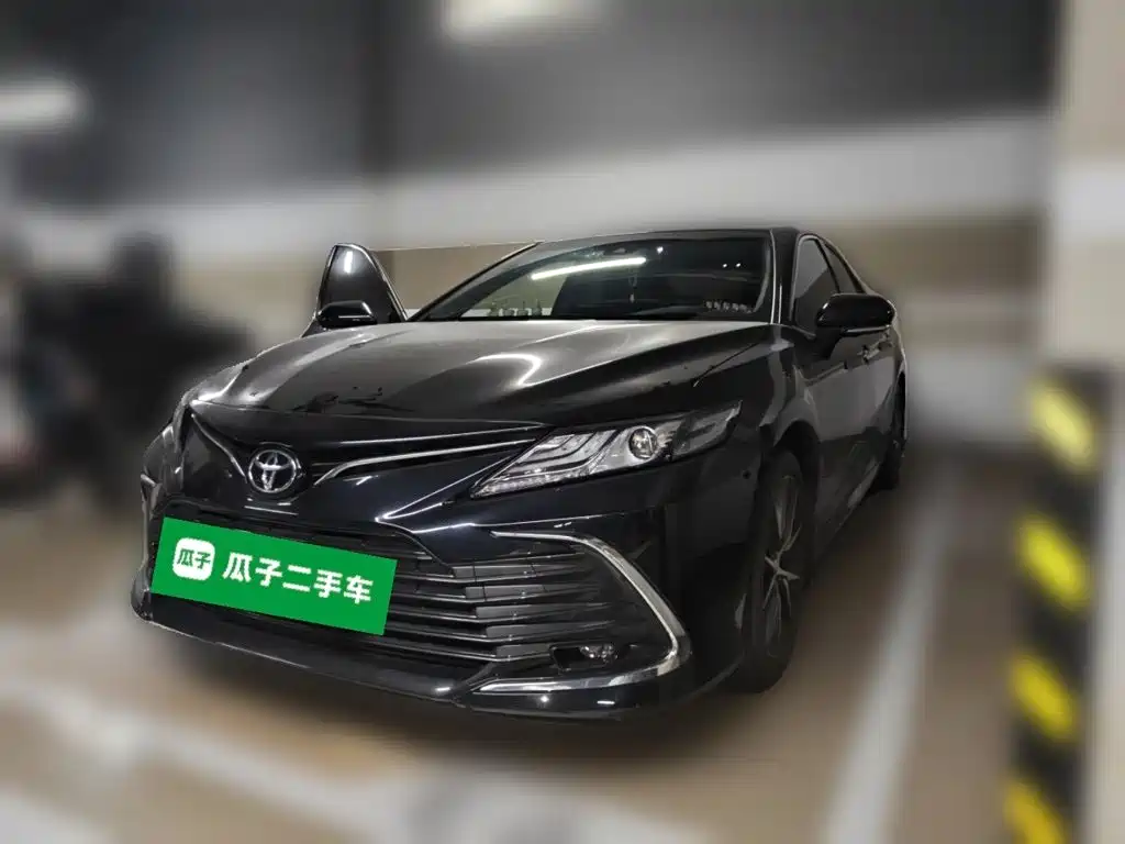 Toyota Camry 2022 — фото 2