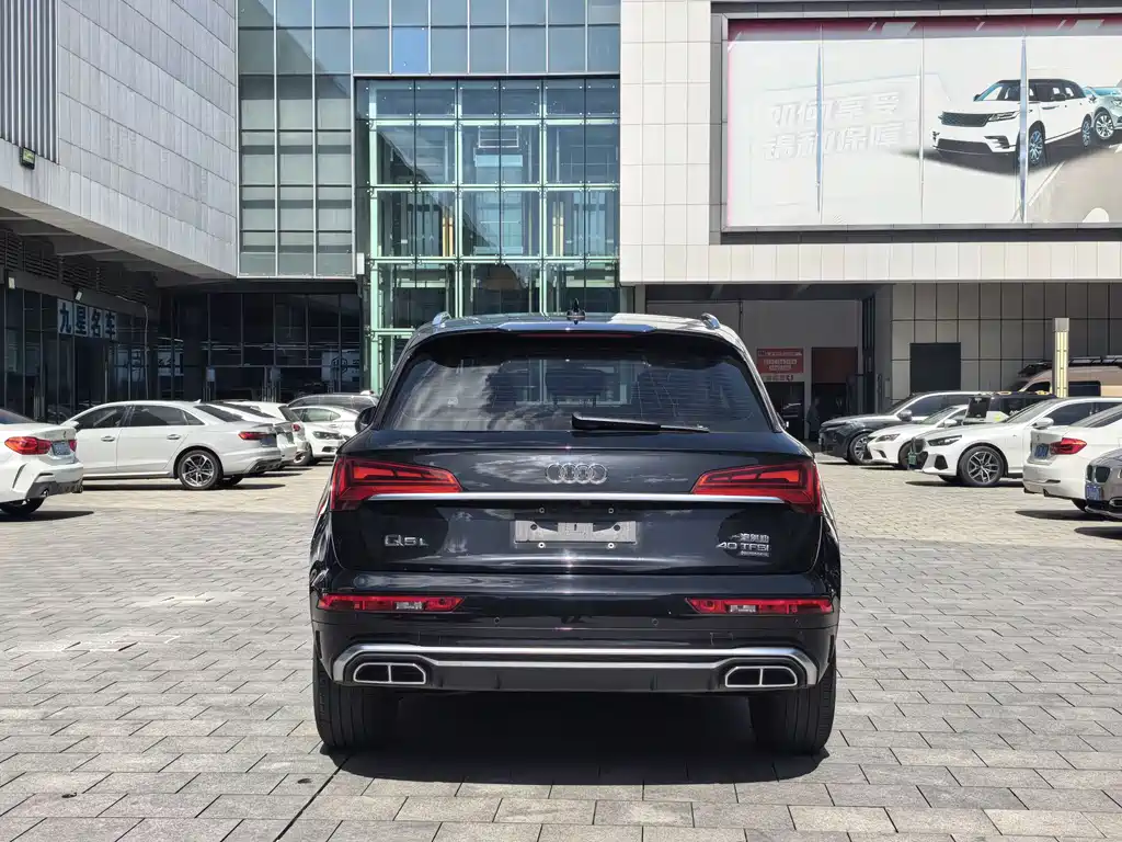 Audi Q5L 2022 — фото 20