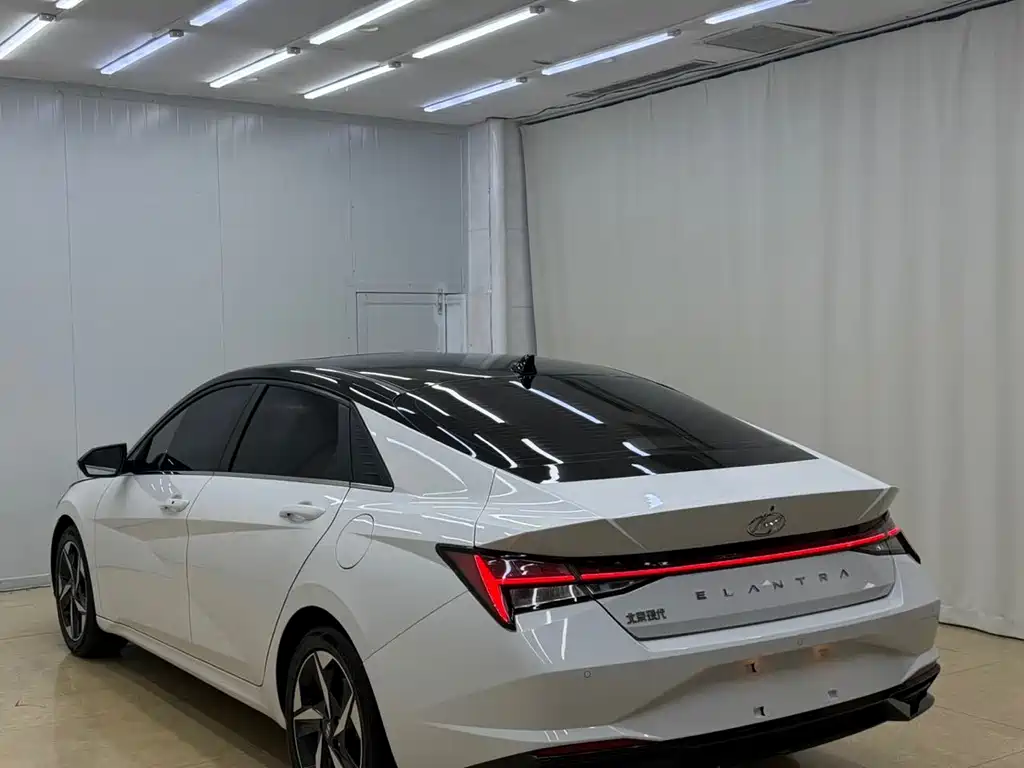 Hyundai Elantra 2023