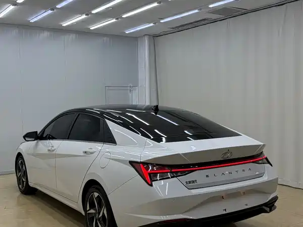 Hyundai Elantra 2023