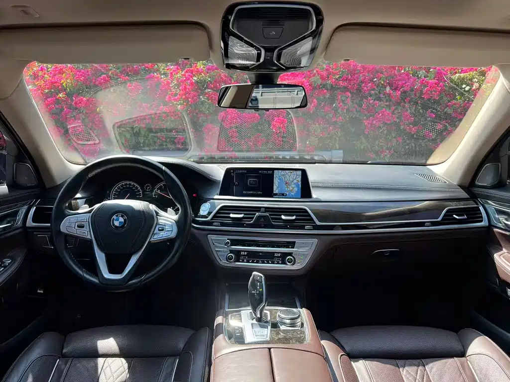 BMW 7 Series 2016 — фото 6