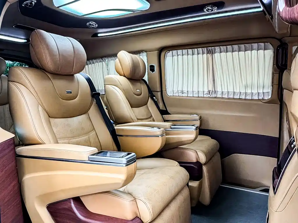 Mercedes-Benz V-Class 2022 — фото 22