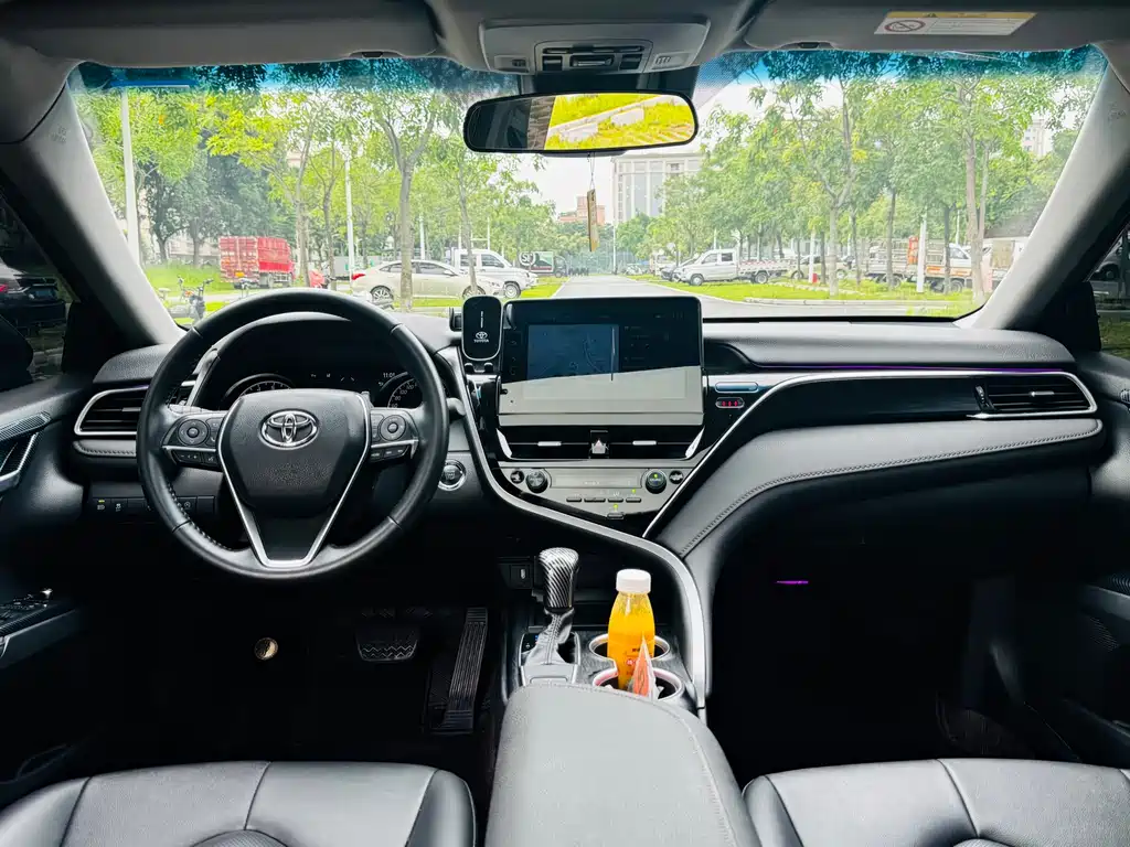 Toyota Camry 2024 — фото 10