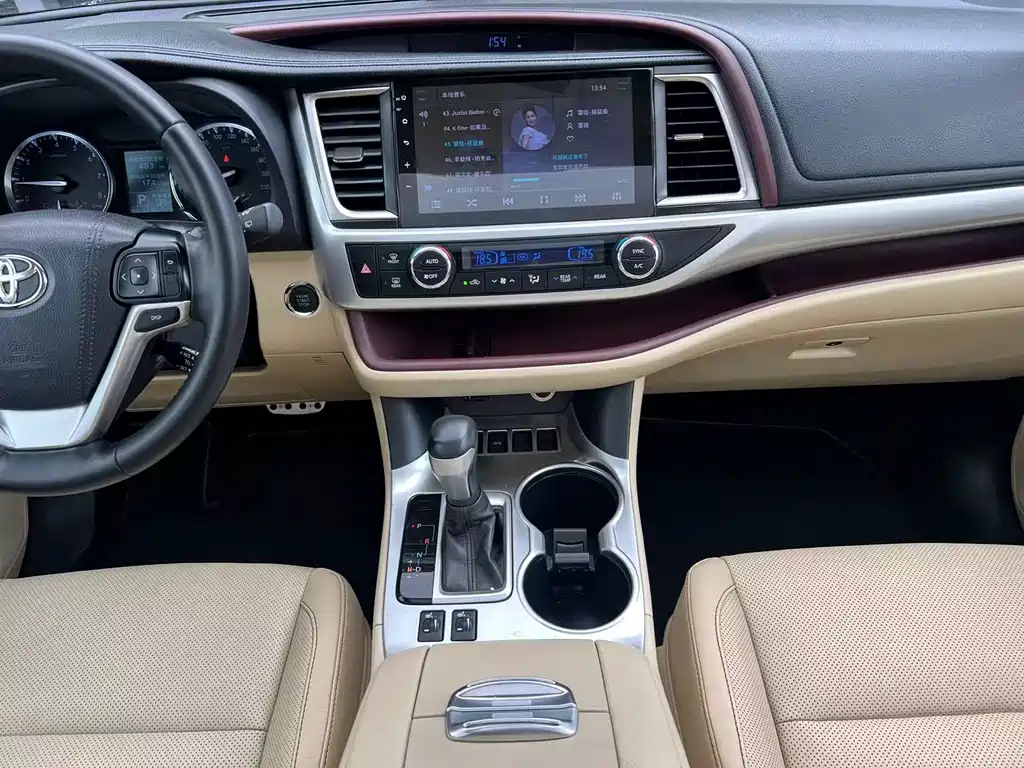 Toyota Highlander 2016 — фото 9