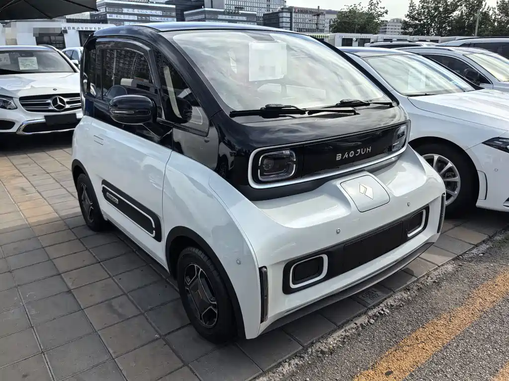 Baojun E300 2020