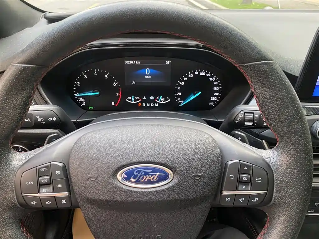 Ford Focus 2020 — фото 17