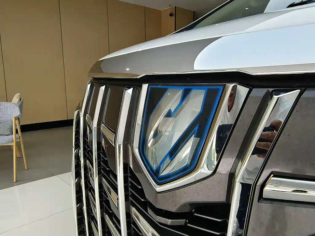 Toyota Alphard 2021 — фото 33