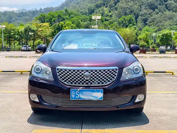 Toyota Crown 2012