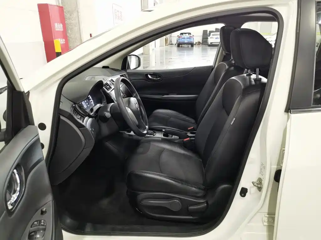 Nissan Tiida 2015 — фото 10