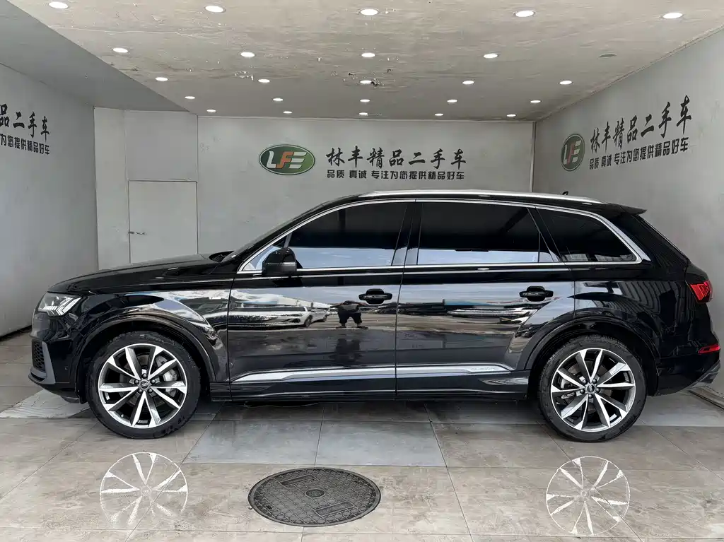 Audi Q7 2023 — фото 4