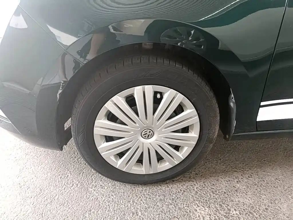 Skoda Rapid Spaceback 2018 — фото 23