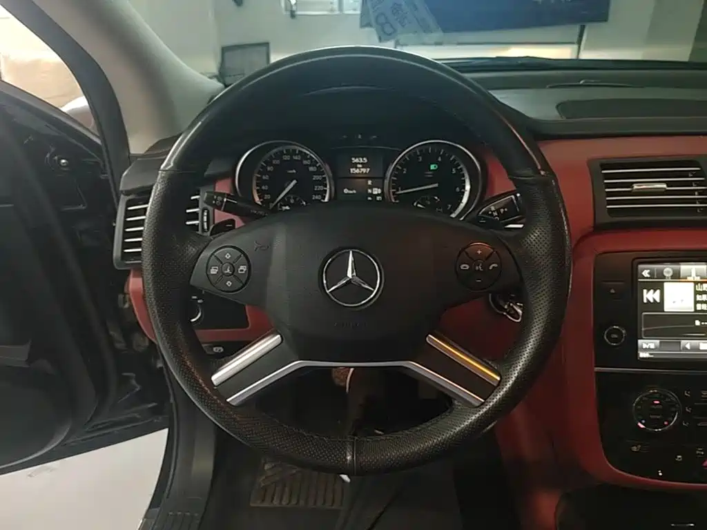 Mercedes-Benz R-Class 2016 — фото 11