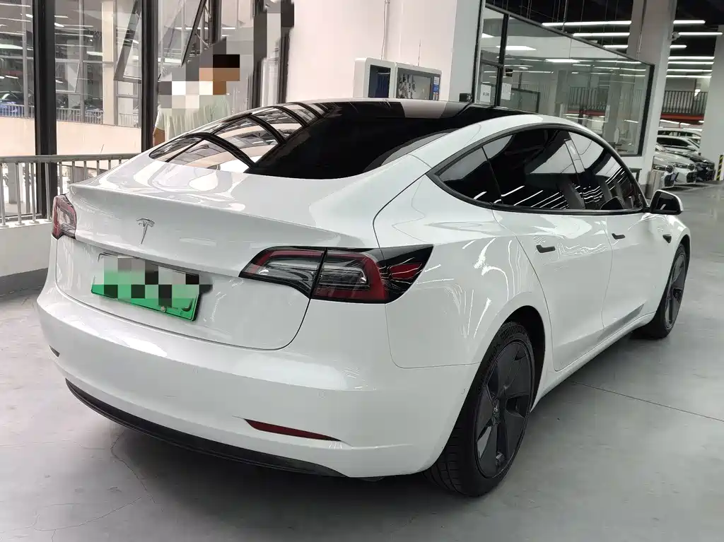 Tesla Model 3 2021 — фото 14
