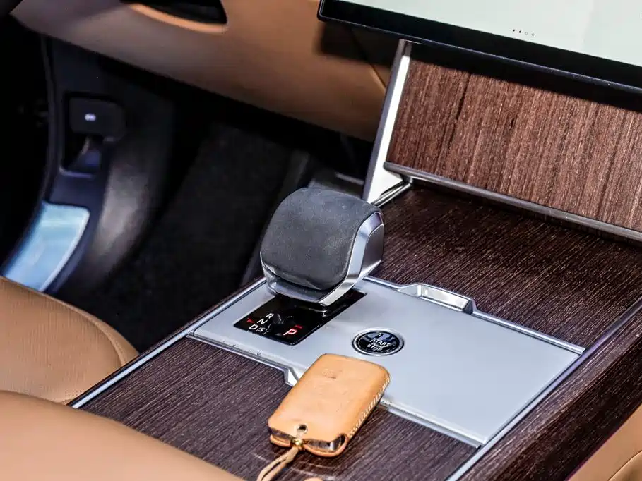 Land Rover Range Rover 2025 — фото 31