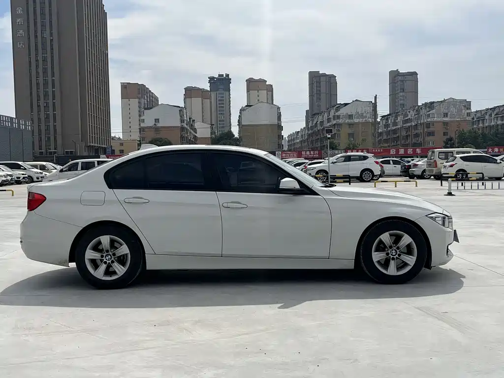 BMW 3 Series 2015 — фото 18
