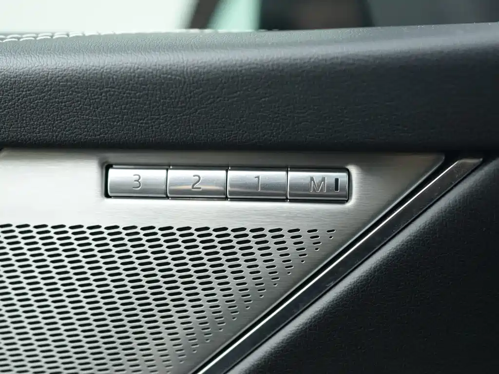 Jaguar F-PACE 2022 — фото 21