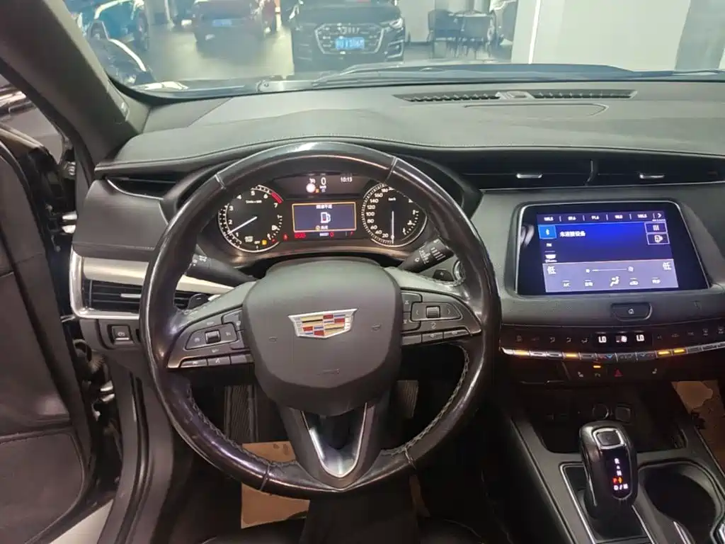 Cadillac XT4 2019 — фото 11