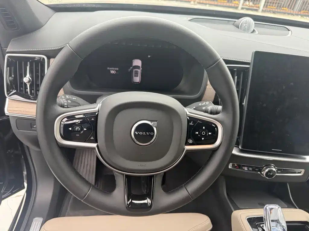 Volvo XC90 2025 — фото 14