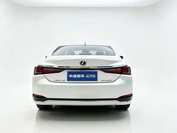 Lexus ES 2020
