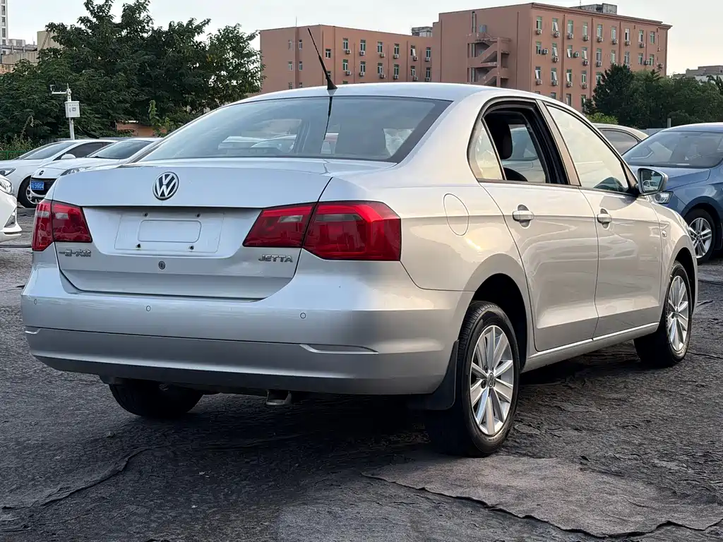 Volkswagen Jetta 2016 — фото 5