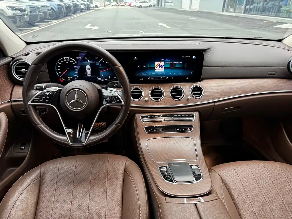 Mercedes-Benz E-Class 2023 — фото 9