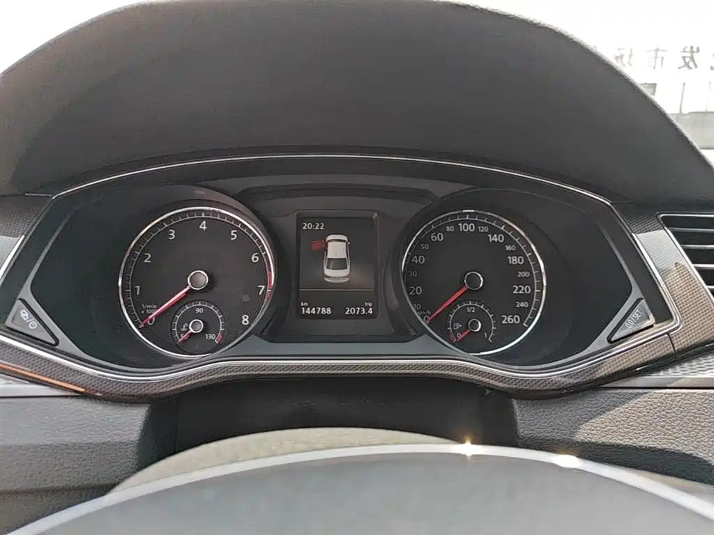 Volkswagen Passat 2018 — фото 12