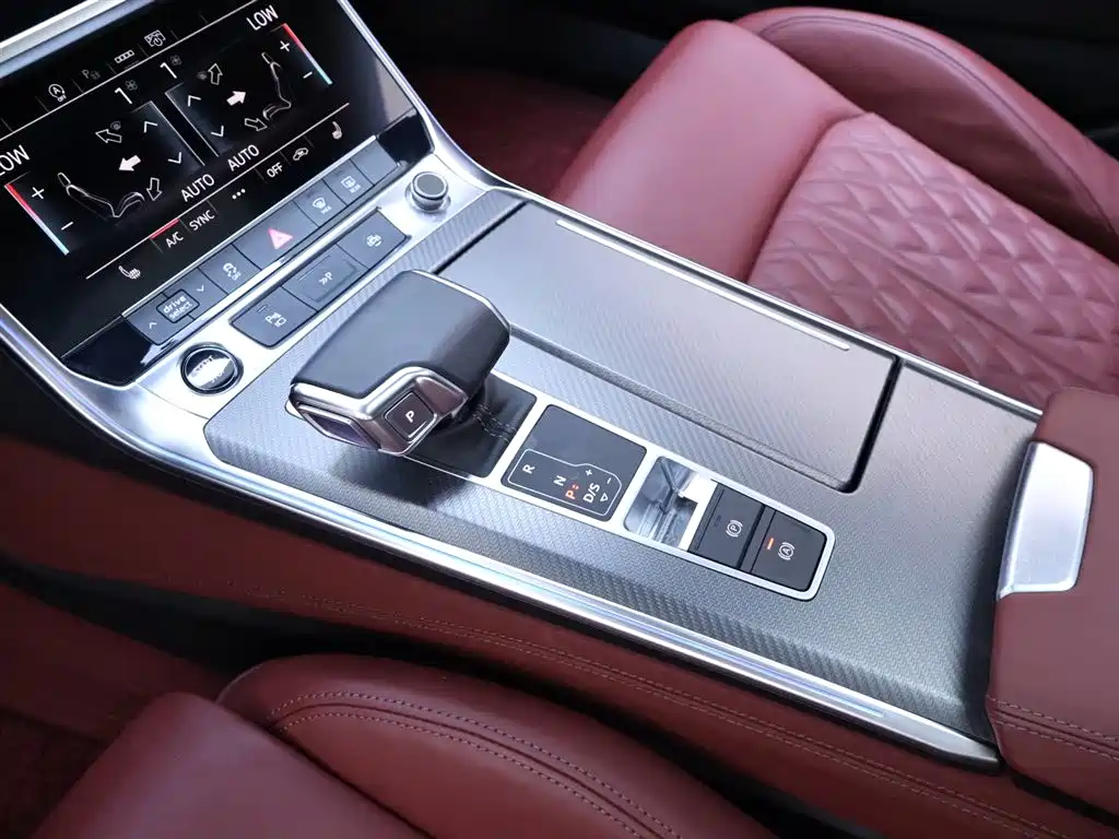 Audi A7L 2024 — фото 12