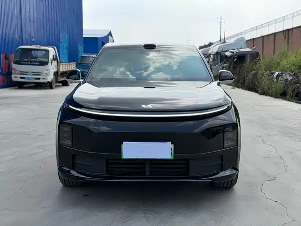 Li Auto L6 2025