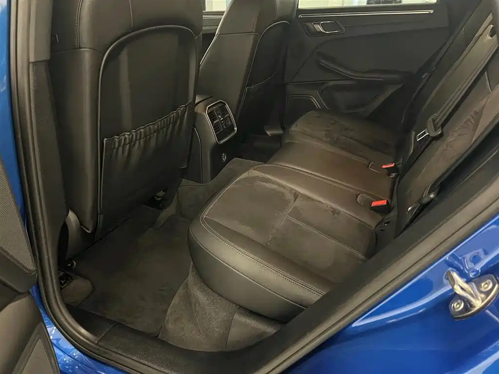 Porsche Macan 2020 — фото 17