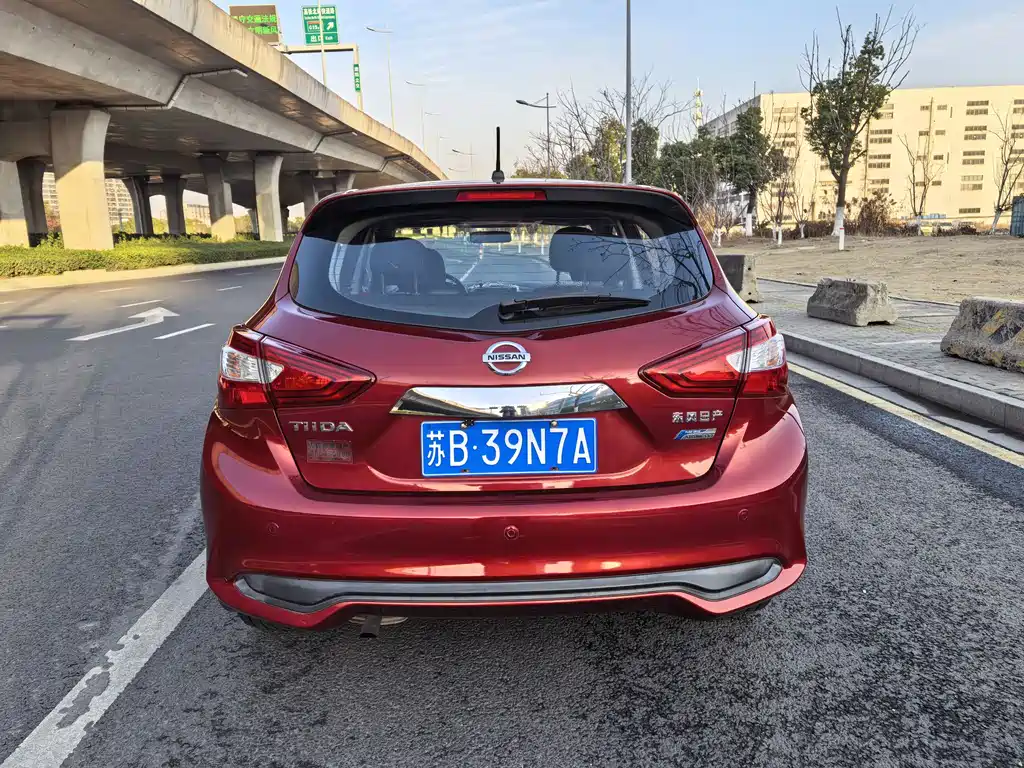 Nissan Tiida 2017 — фото 19