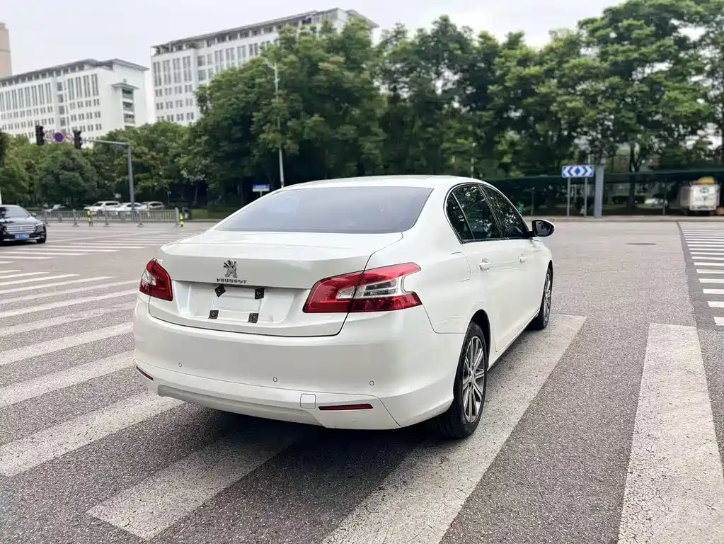 Peugeot 408 2015 — фото 6