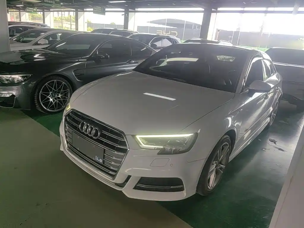 Audi A3 2021 — фото 1