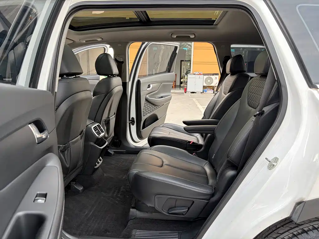 Hyundai Santa Fe 2019 — фото 12