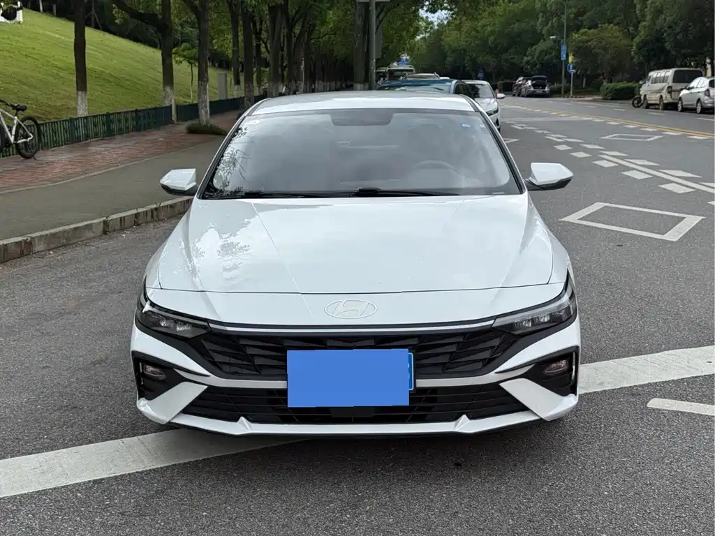 Hyundai Elantra 2024