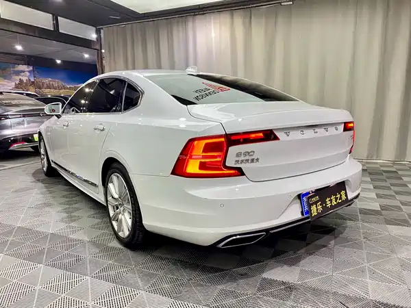 Volvo S90 2020