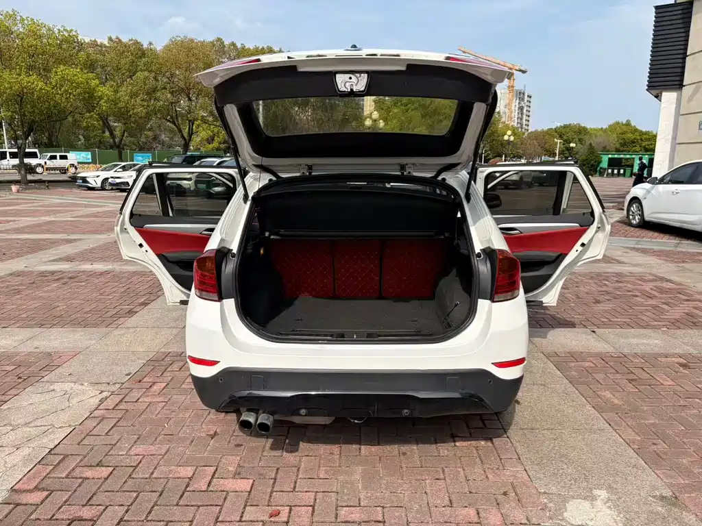BMW X1 2015 — фото 16
