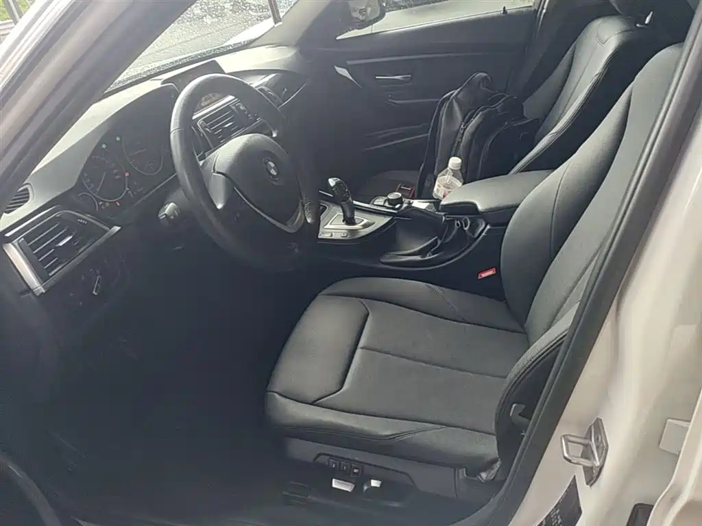 BMW 3 Series 2016 — фото 15