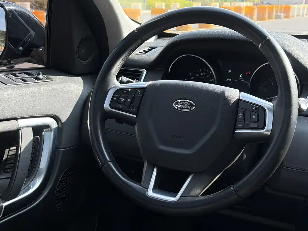 Land Rover Discovery Sport 2018 — фото 11