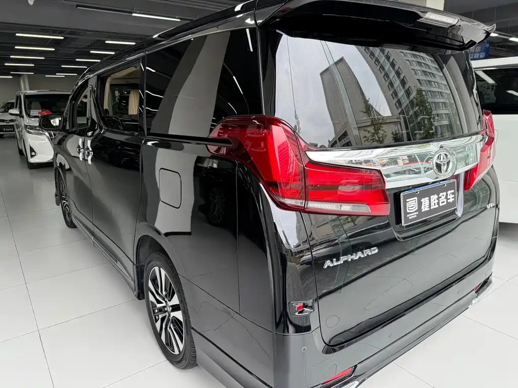 Toyota Alphard 2018 — фото 8