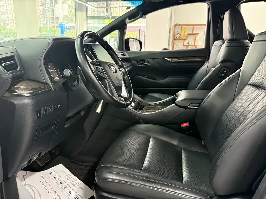 Toyota Alphard 2022 — фото 2