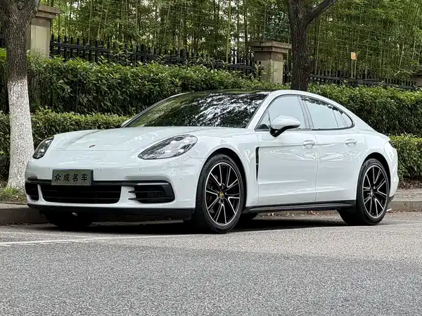 Porsche Panamera 2019