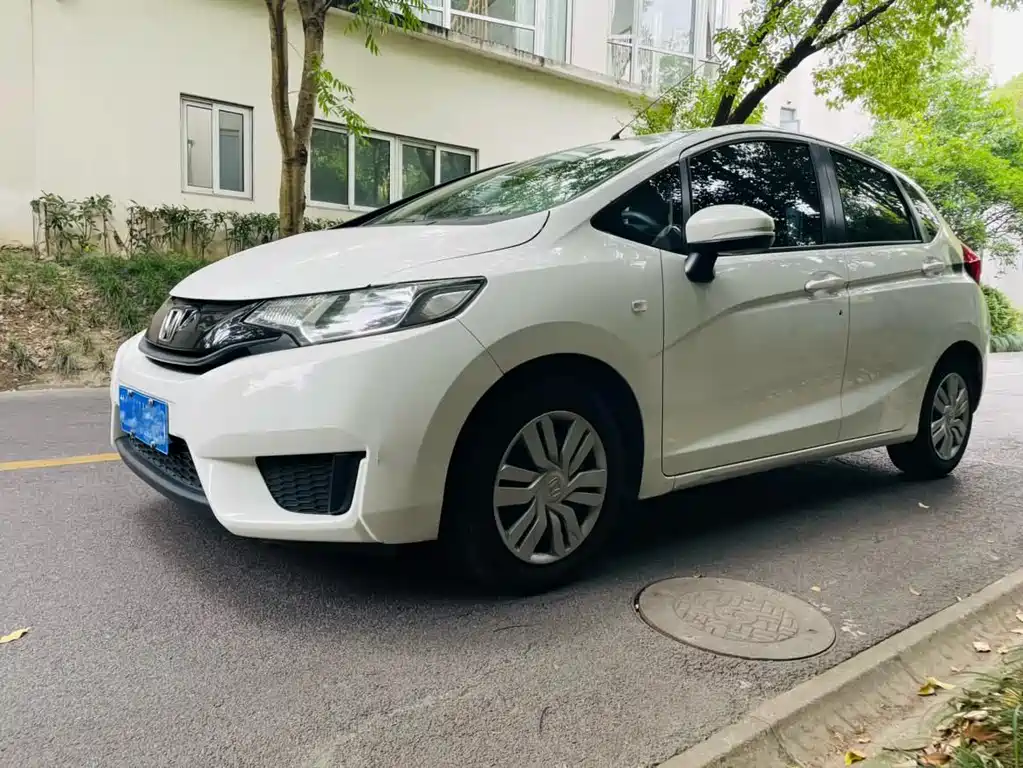 Honda Fit 2016 — фото 1