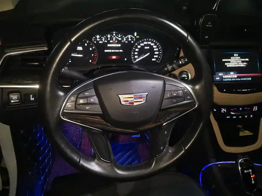 Cadillac XT5 2018 — фото 15