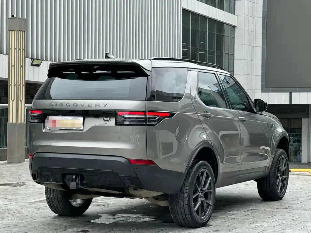 Land Rover Discovery 2018 — фото 9
