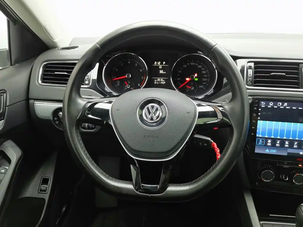 Volkswagen Sagitar 2016 — фото 11