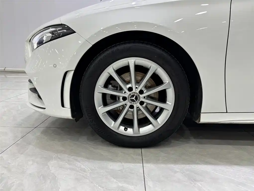 Mercedes-Benz A-Class 2019 — фото 15