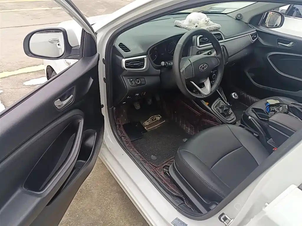 Hyundai Verna 2018 — фото 16