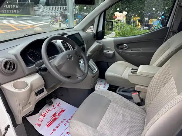 Nissan NV200 2017