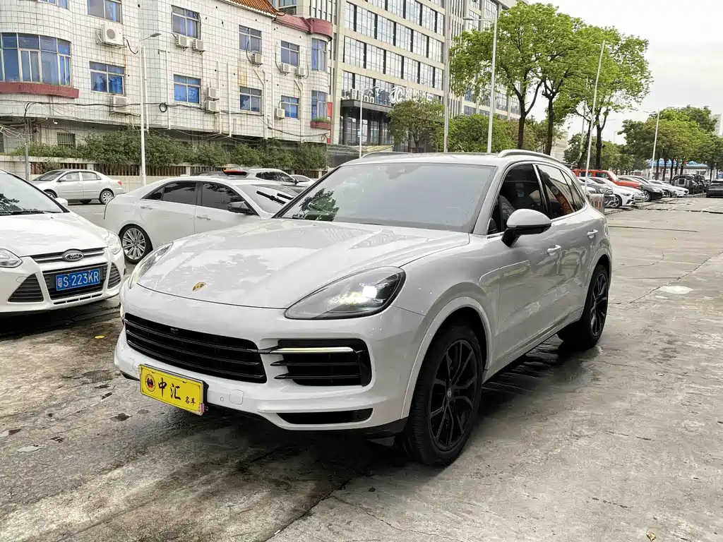 Porsche Cayenne 2019 — фото 1
